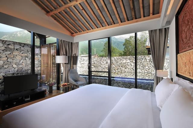 Exclusive Suite