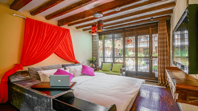 Boutique Queen Room