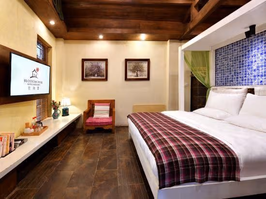 Boutique Garden-view Room