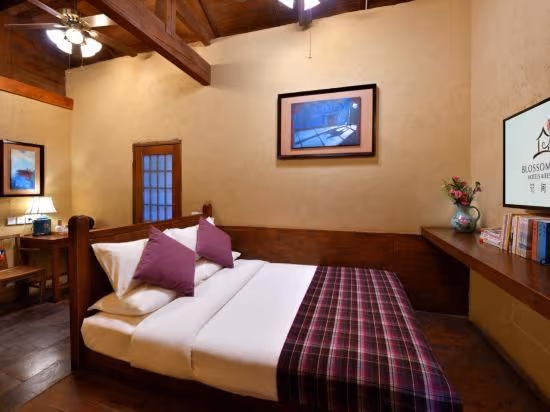 Boutique Garden-view Room