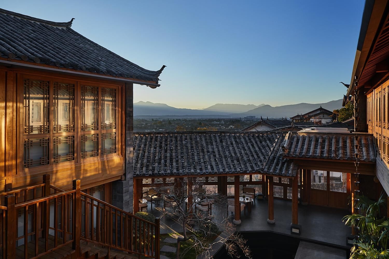 Lijiang Nanman Qianxuelou Hotel1