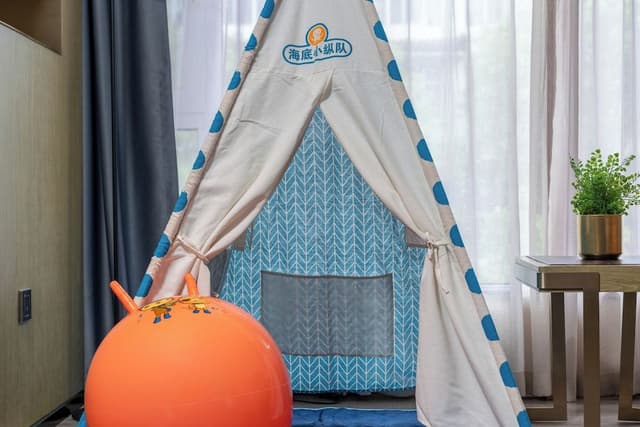 Family Triple Room, City View