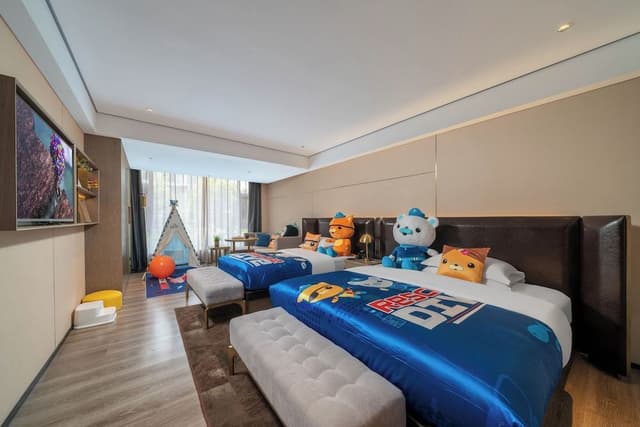 Family Triple Room, City View