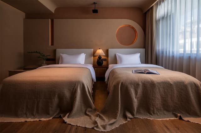 Guest Room - Twin Beds