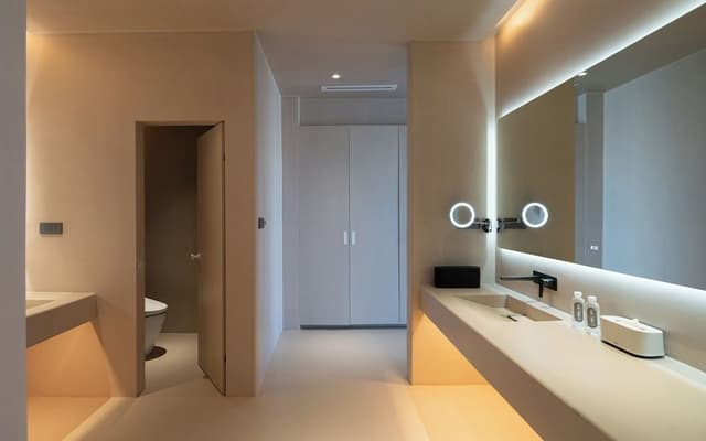 Suite, 1 King Bed, Non Smoking, Lake View