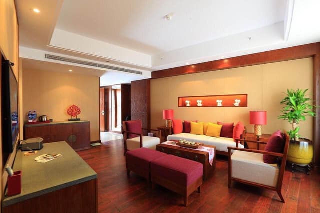 Honeymoon Suite