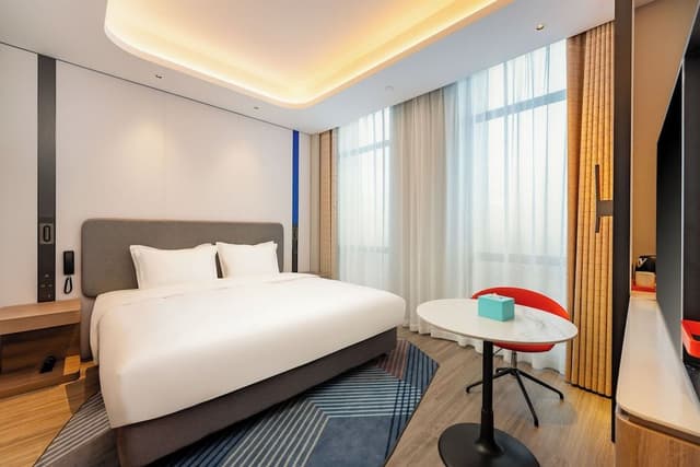 Standard Room, 1 King Bed (High Floor)