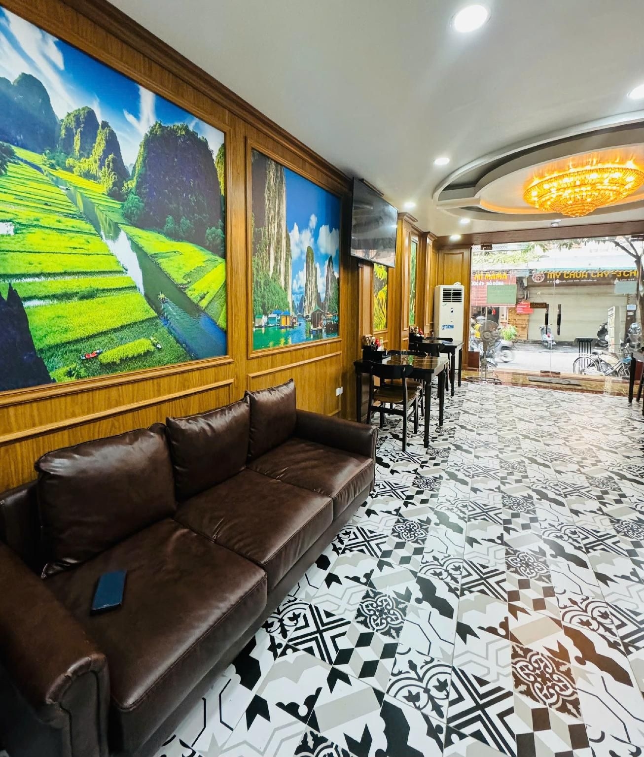 ฮอลิเดย์ สวีท โฮเทล แอนด์ สปา (Holiday Suites Hotel & Spa)0