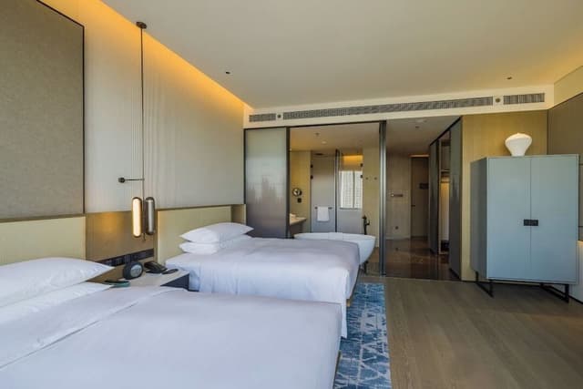 Premier Room, 2 Twin Beds, Lake View