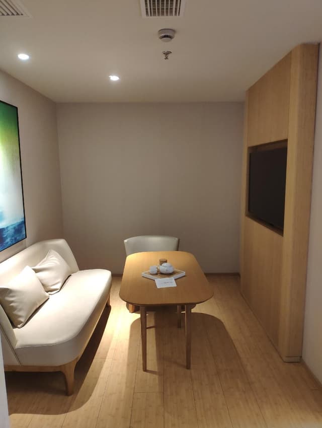 Huazhu - Destress Superior Bed Room