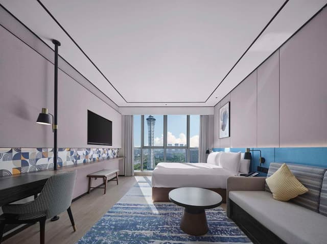 KING GUEST ROOM HIGH FLOOR