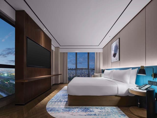 KING DELUXE SUITE