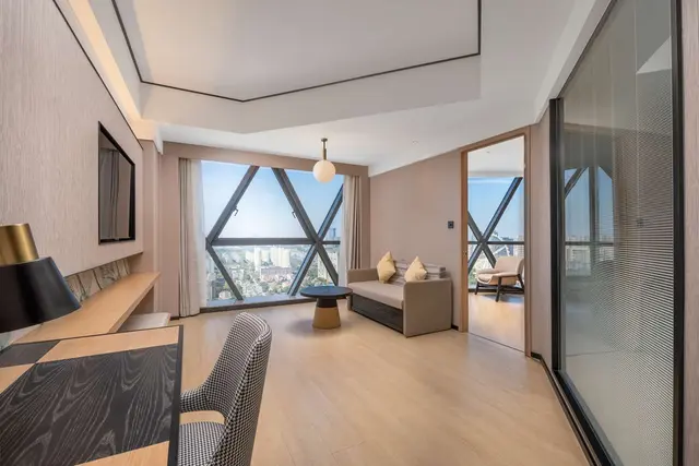 KING DELUXE SUITE