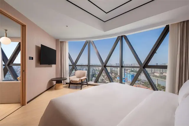 KING DELUXE SUITE