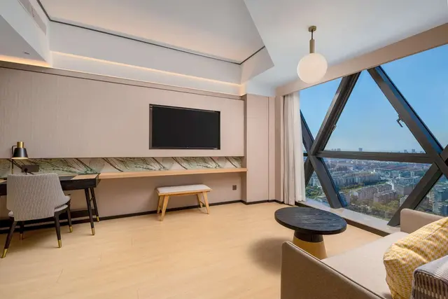 KING DELUXE SUITE