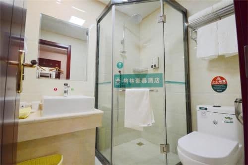 Business Queen Room