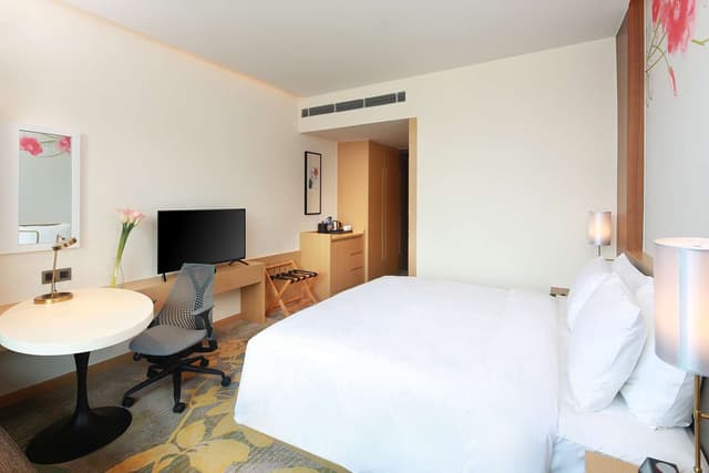 KING GUEST ROOM