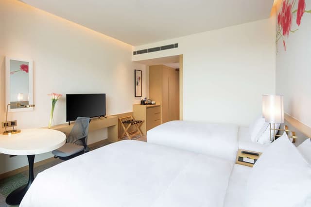 TWIN DELUXE ROOM