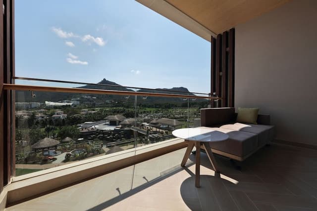 Suite, 1 King Bed, Mountain View (Living Area)