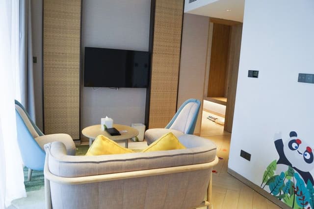 Suite, 2 Bedrooms, Lake View (Living, Kids Theme)