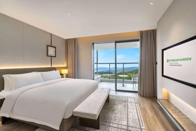 Room, 1 King Bed with Sofa bed, Non Smoking, Garden View (Hot Spring Pool)
