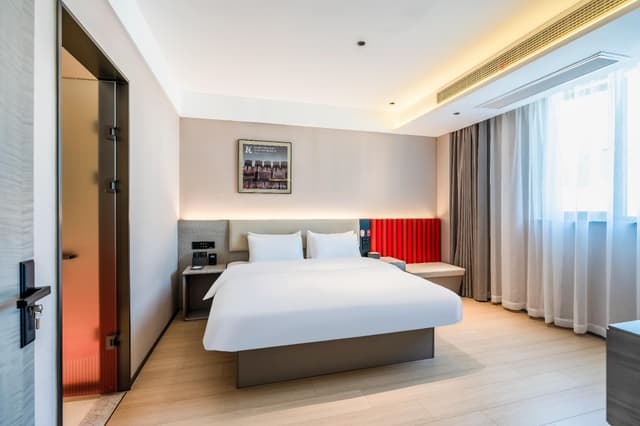 THK - Executive Suite with Mountain View