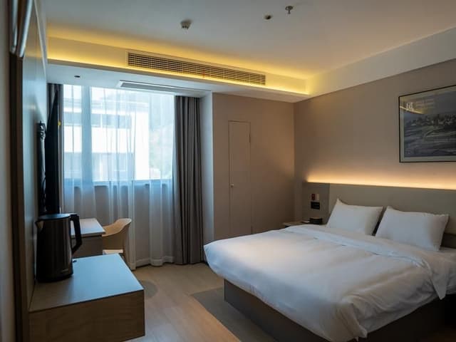 THK - Premier 1 Bed Room, Digital Intelligent