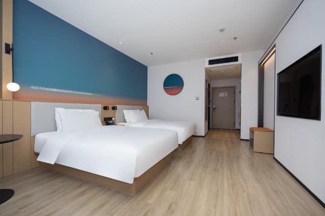 Huazhu - Business Twin Room