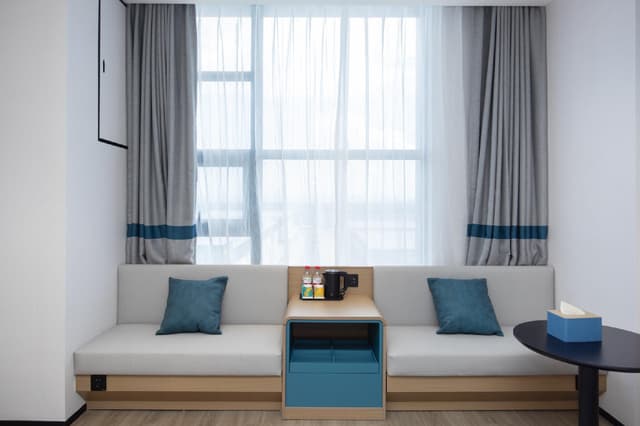 Huazhu - Business Twin Room