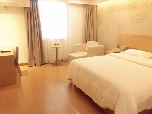 Business Queen Room