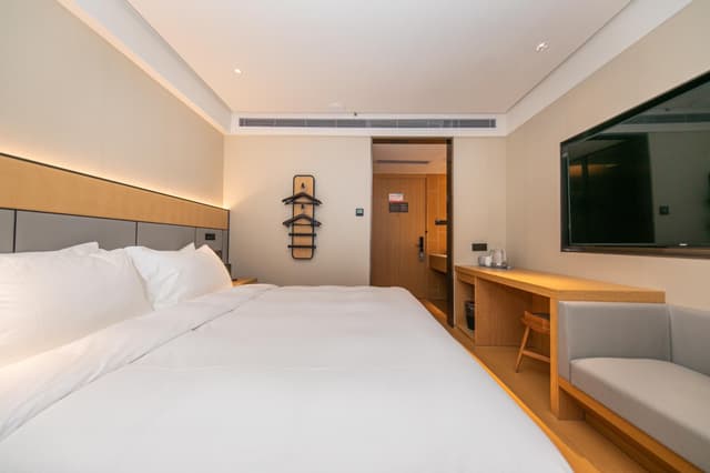 Huazhu - Superior BedRoom