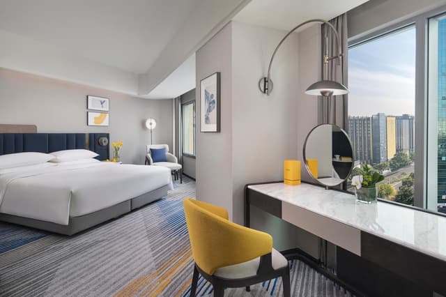 1 King Bed 1 Bedroom 1living Room Sm