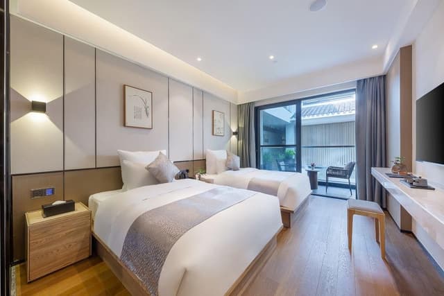 Terrace View King Room