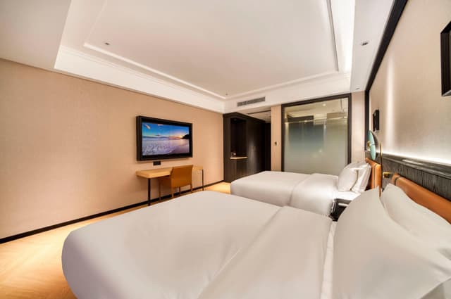 Huazhu - Deluxe Twin Room