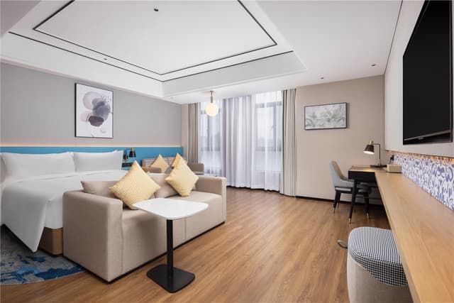 KING SUPERIOR ROOM