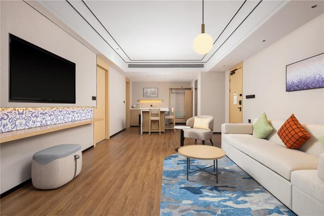 KING DELUXE SUITE