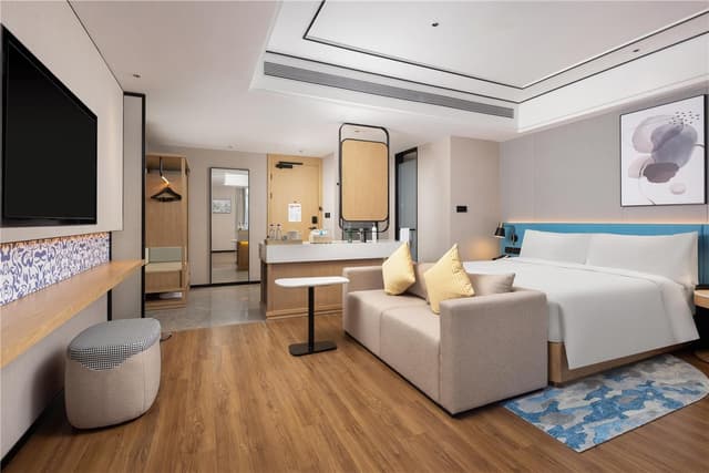 KING SUPERIOR ROOM