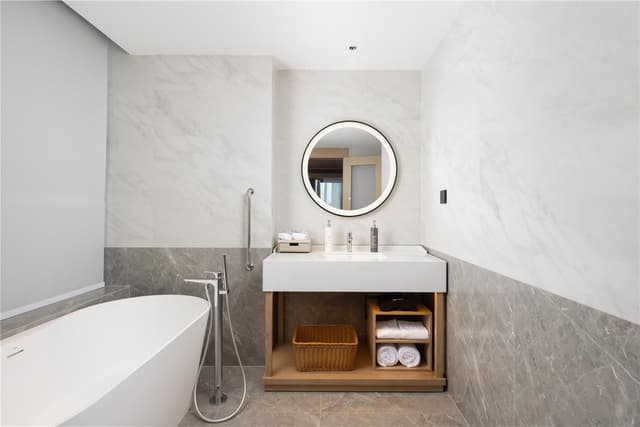 KING DELUXE SUITE