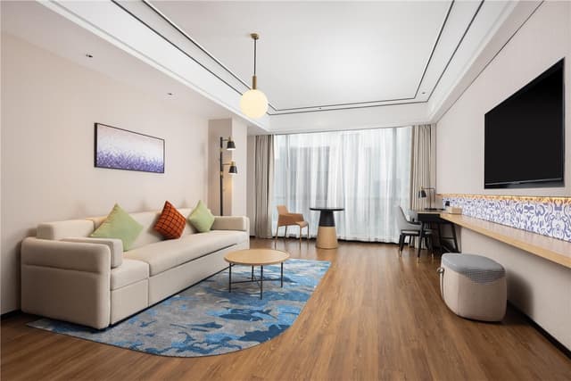 KING DELUXE SUITE