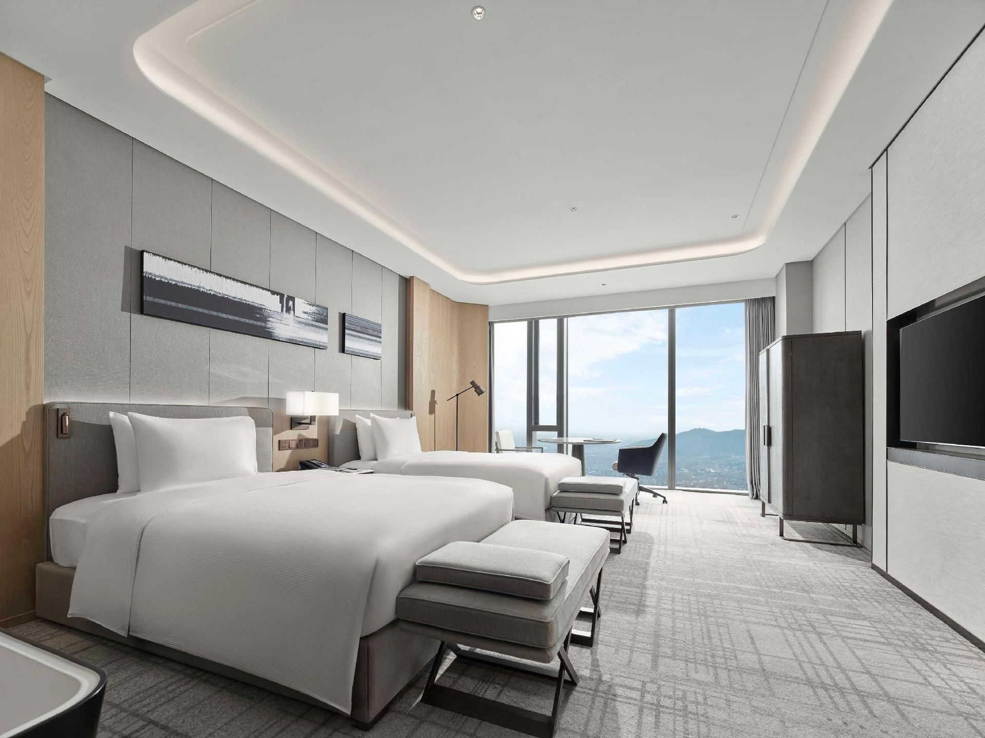 ฮิลตัน จูจี (Hilton Zhuji)3