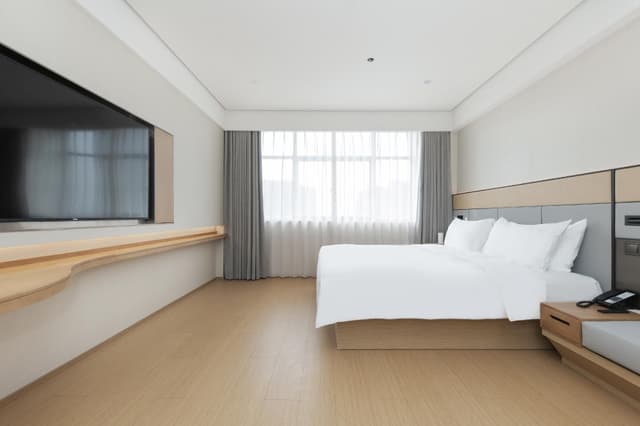 Huazhu - Superior BedRoom