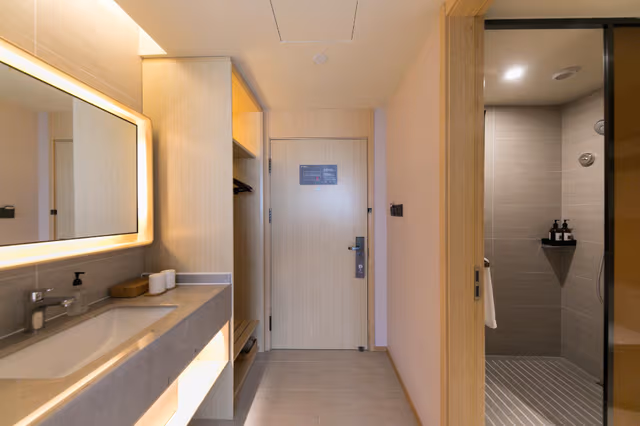 Huazhu - Superior BedRoom