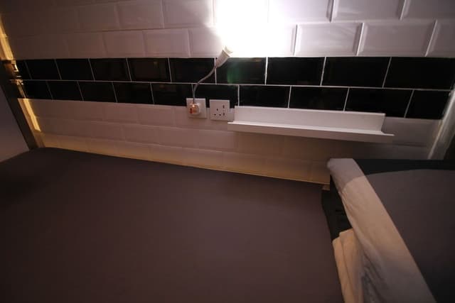 8 Person Mixed Dormitory (Shared Bathroom)