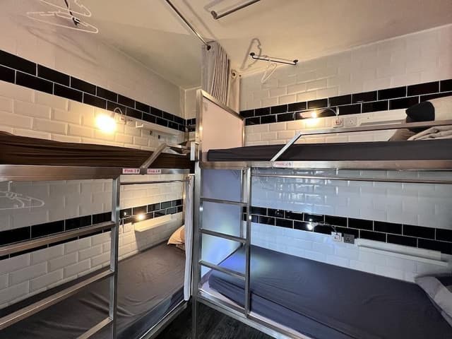 8 Person Mixed Dormitory (Shared Bathroom)