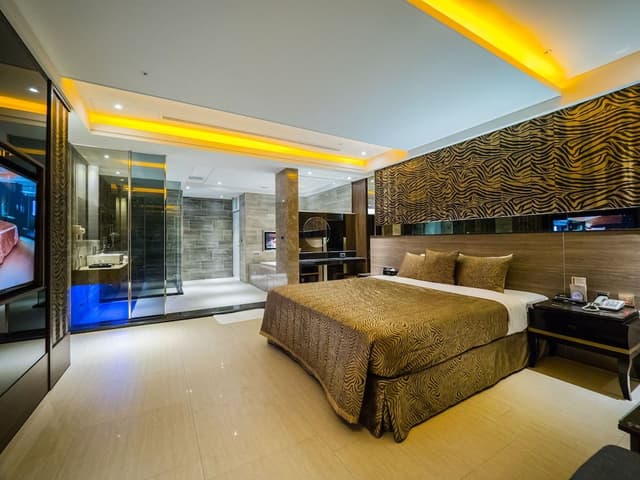 Luxury Double Room, Jetted Tub