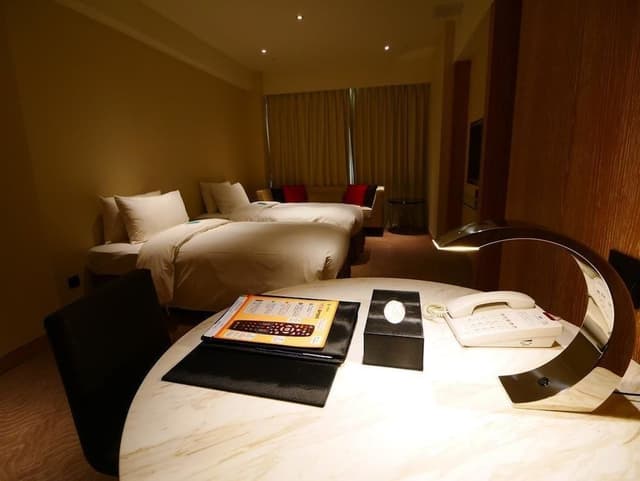Deluxe Family Suite