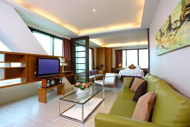 Family Suite (6 Adults)