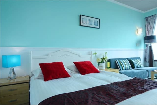 Double Room (with Street View)