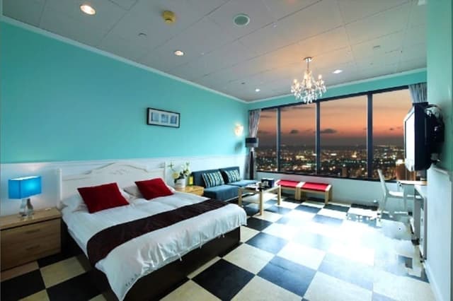 Double Room (with Street View)