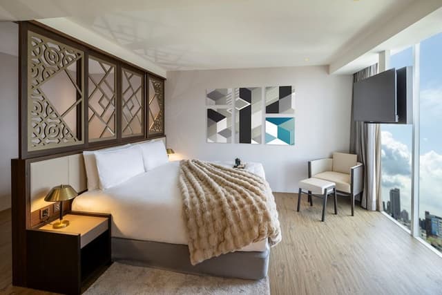 Luxury Suite